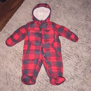 Oshkosh snowsuit 6/9m Never worn